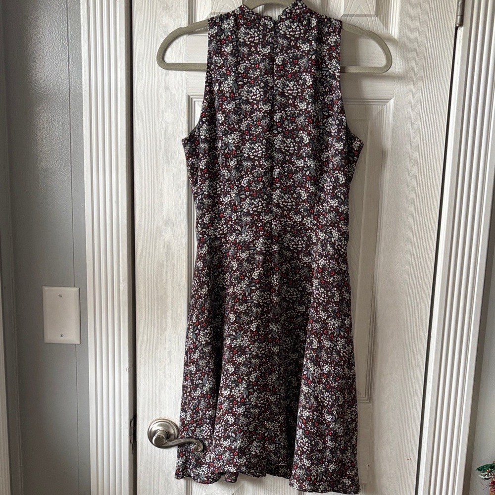 Loft Dress - Picture 4 of 4